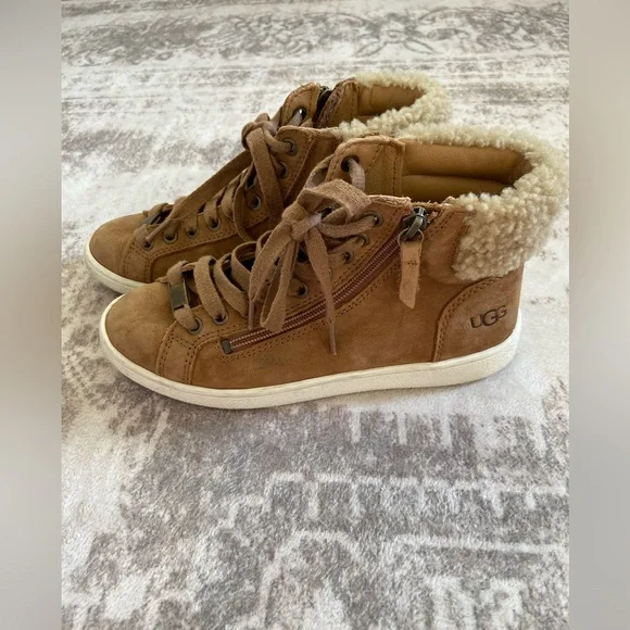 UGG Olive Sneakers in Brown Shearling Trim with Side Zip Size 6.5 - Picture 4 of 14